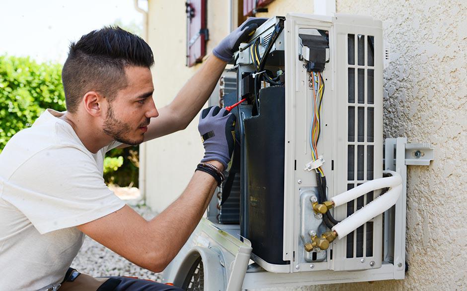 monteur électricien Champmotteux